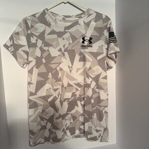 Under Armour Women's Freedom Tee Light Gray Large